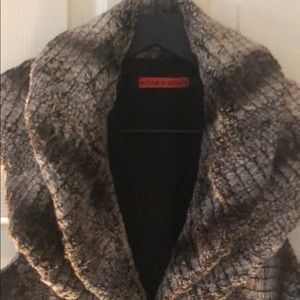 Faux fur Alice and Olivia vest